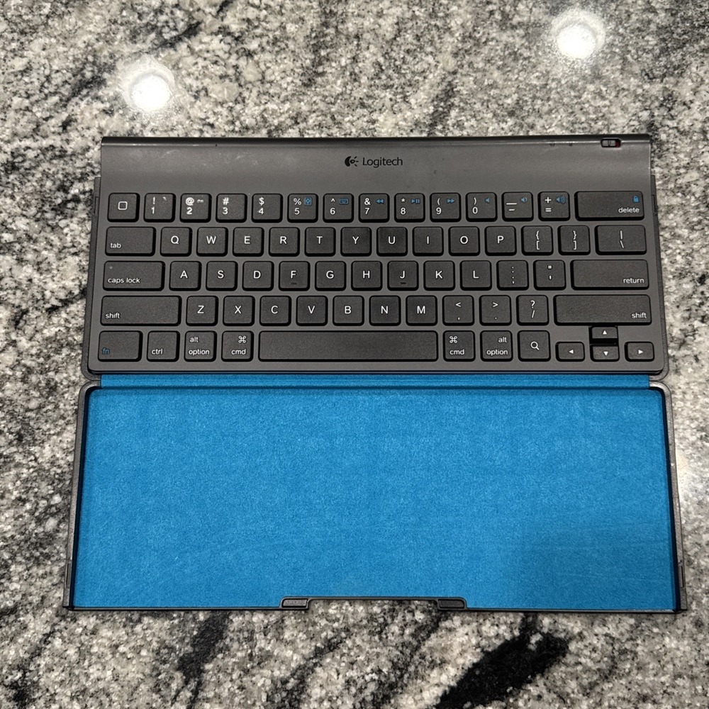 Logitech Tablet Keyboard for‎ iPad Tested & Works - Picture 4 of 6